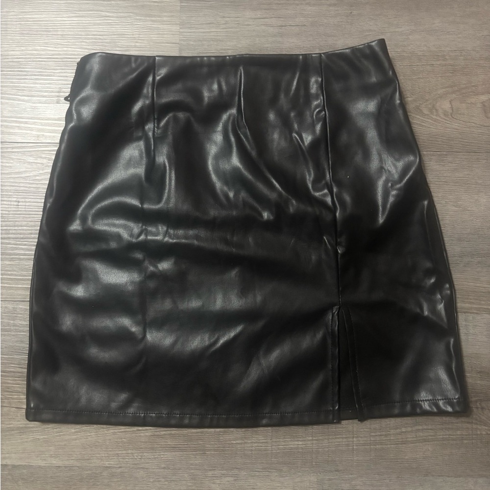 SHEIN Black Faux Leather Mini Skirt